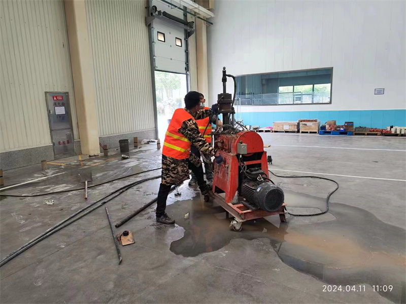 嘉荫厂房地面下沉塌陷注浆加固施工